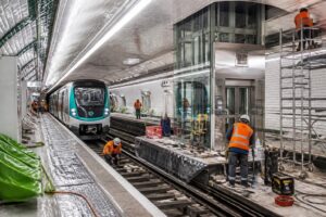 découvrez les travaux prévus sur la ligne 12 du métro parisien pour améliorer votre confort et fluidifier vos déplacements au quotidien.