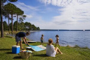 découvrez la météo à biscarrosse pour organiser parfaitement vos journées au bord du lac : prévisions, conseils et astuces pour profiter du soleil et des activités en plein air.